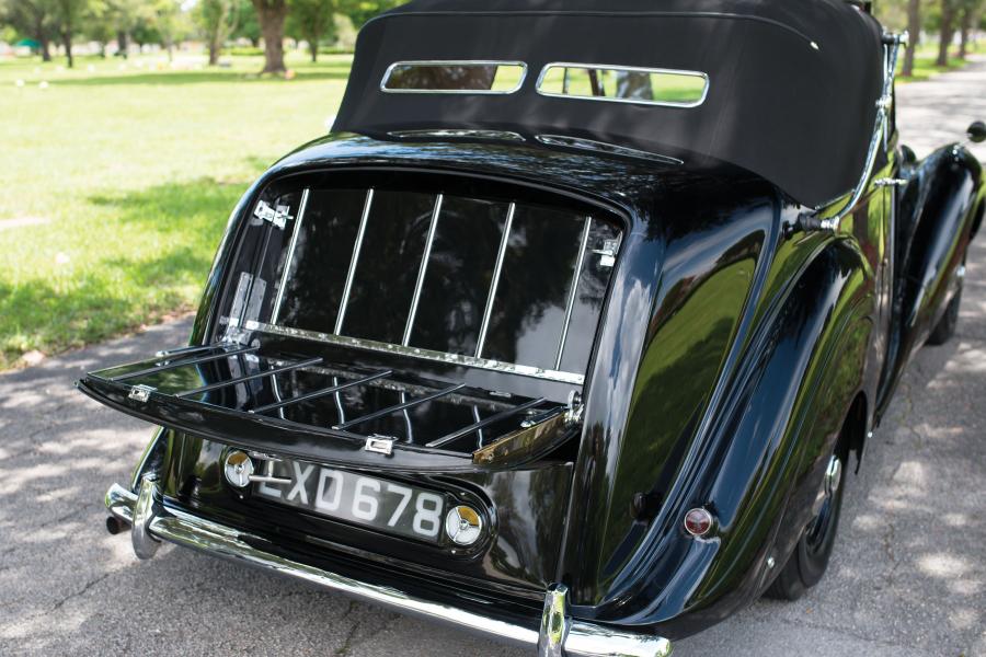 Багажник Bentley Mark VI Drophead Coupe by James Young 1948 года  (фото 13 из 15)